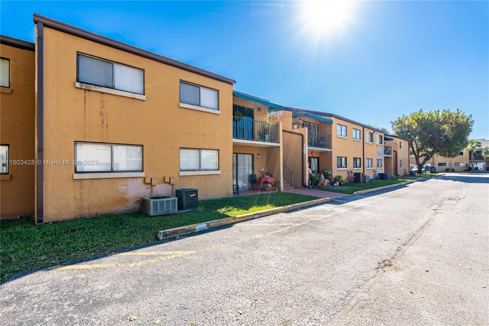 MAGNOLIA LANE CONDO - Residential