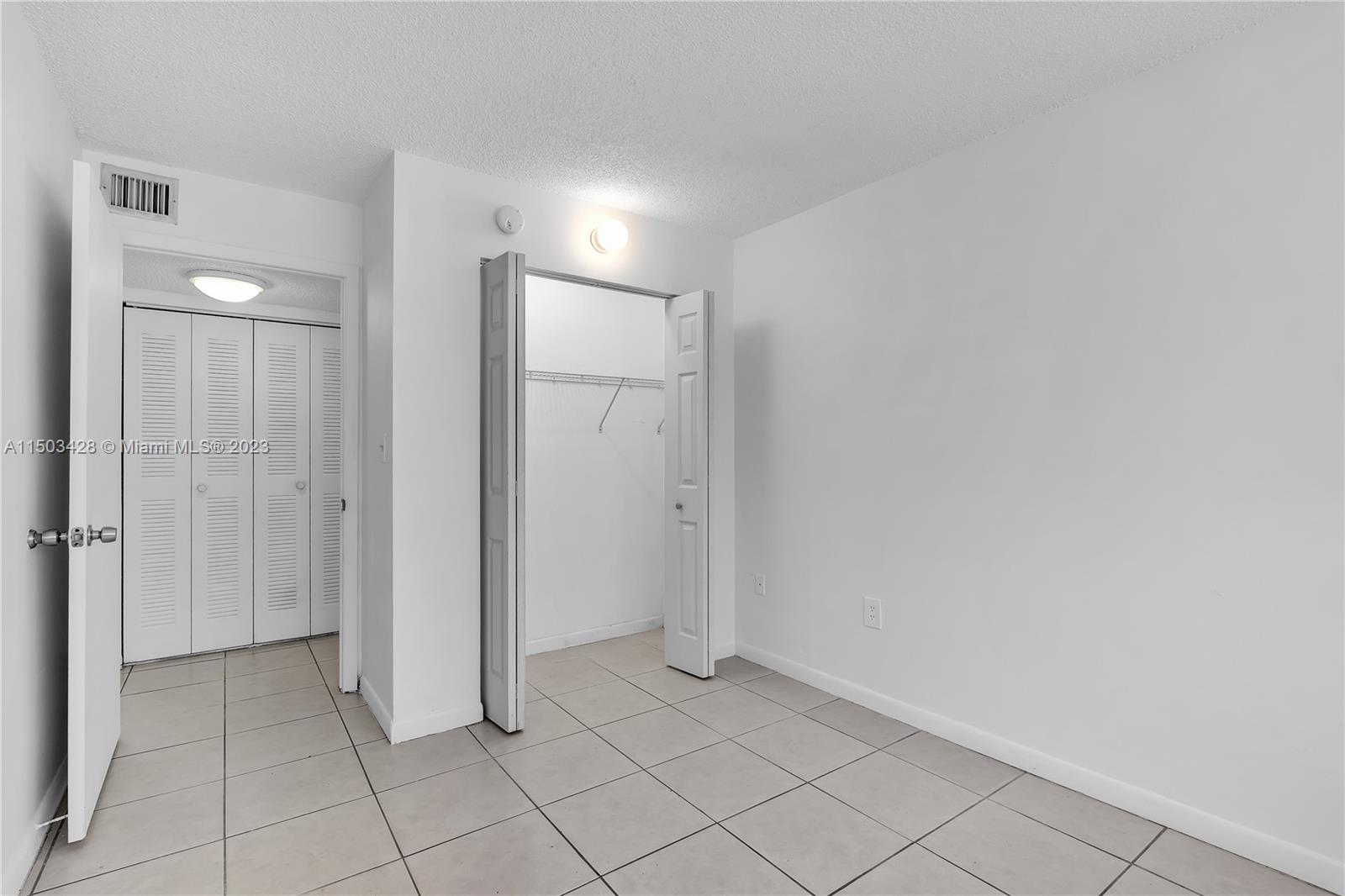 MAGNOLIA LANE CONDO - Residential