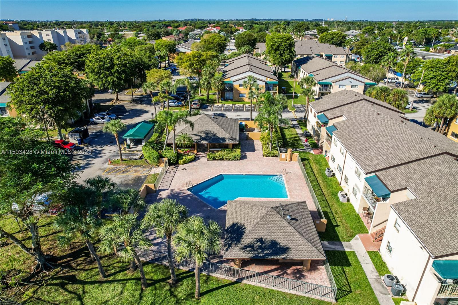 MAGNOLIA LANE CONDO - Residential