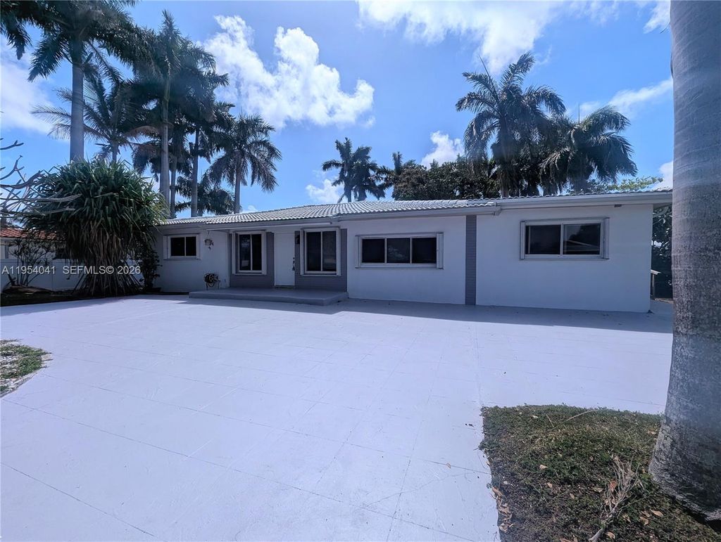 Photo of 220 SE 1st St, Dania Beach, FL 33004 (MLS # A11954041)