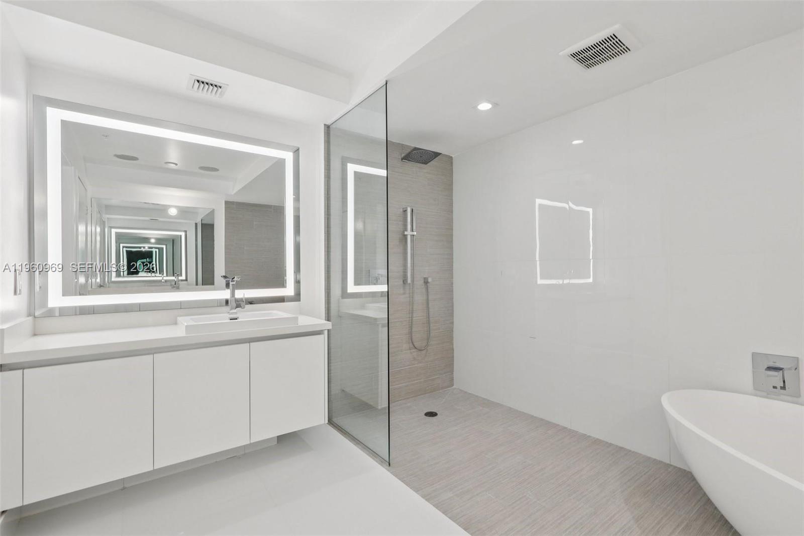 PARQUE TOWERS CONDO - Residential