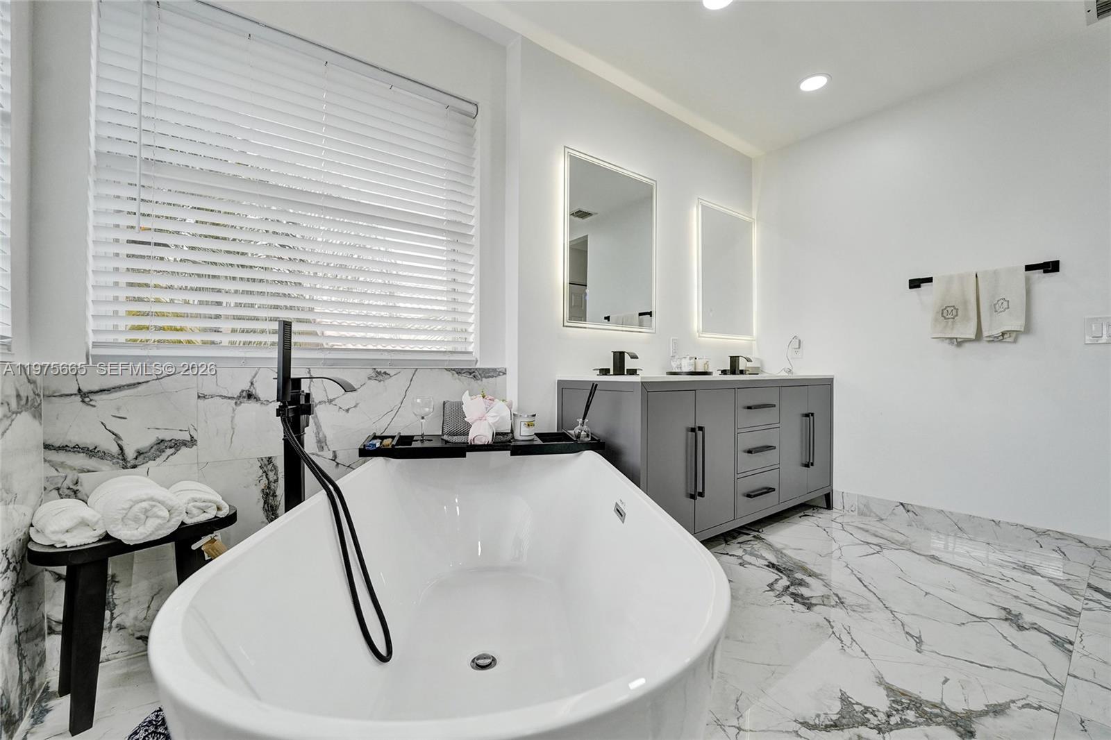 SILVER LAKES PHASE III - Residential Lease