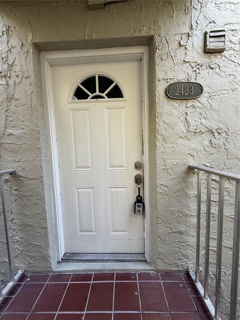 10000 NW 80th Ct 2423 Hialeah Gardens FL 33016