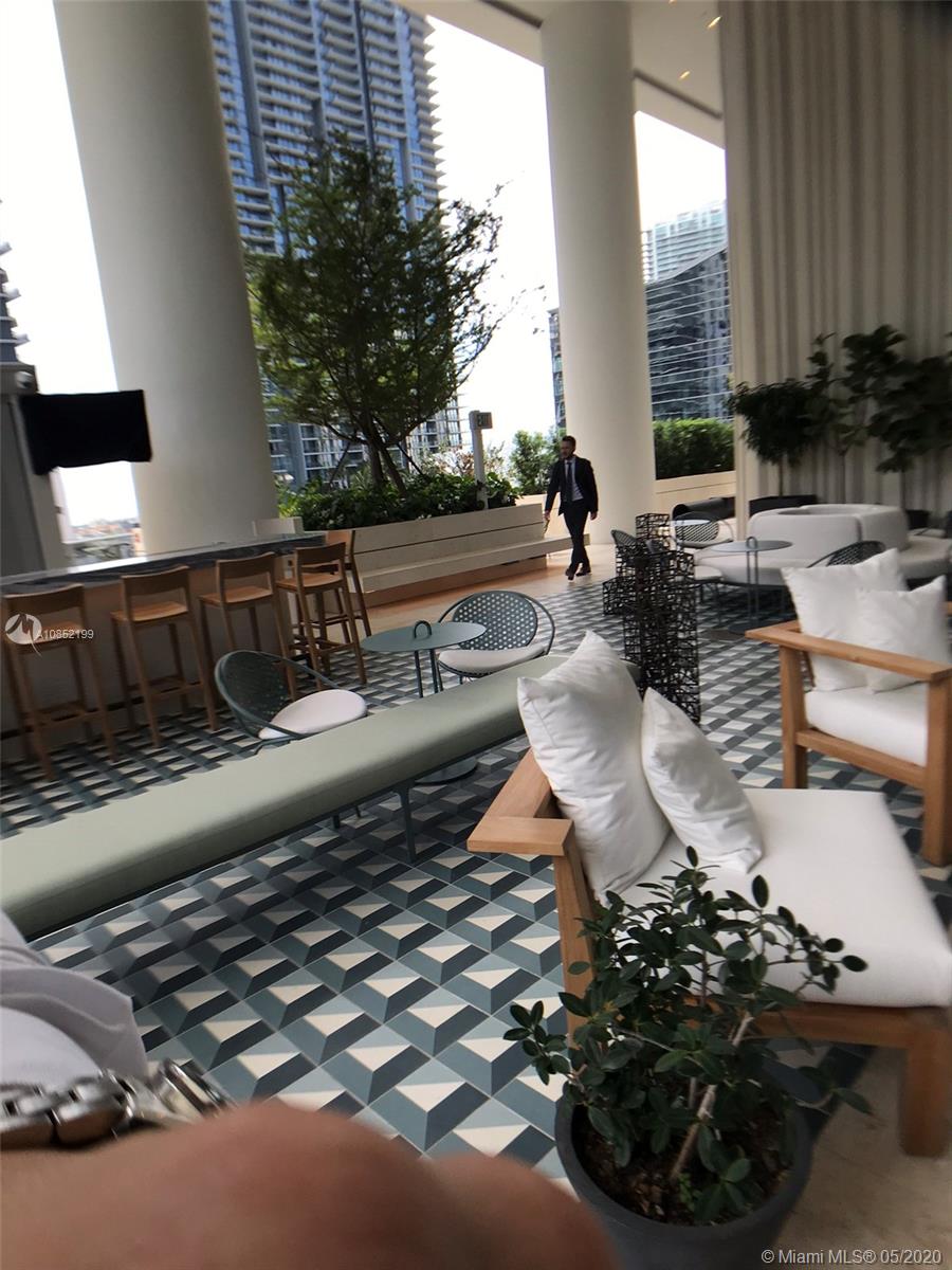 SLS LUX - Residential Lease