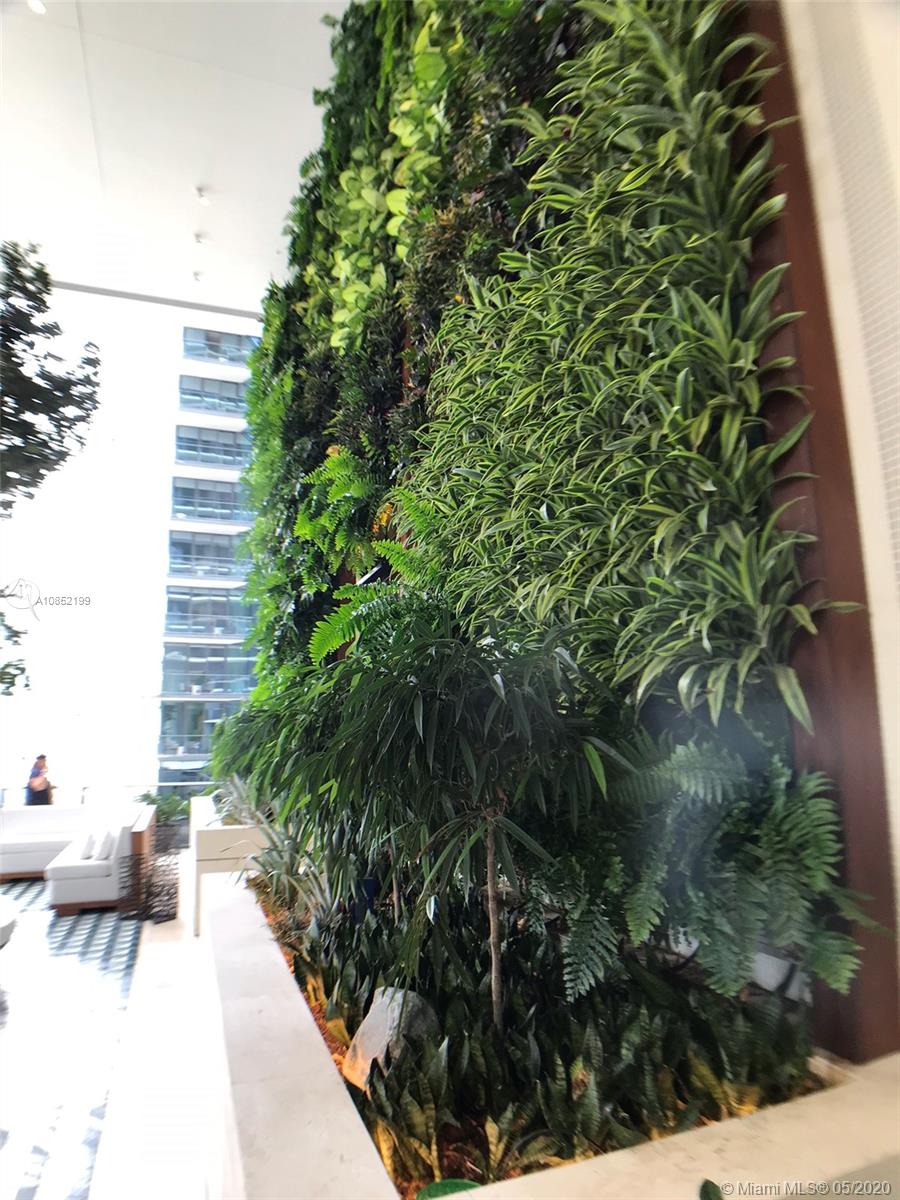 SLS LUX - Residential Lease