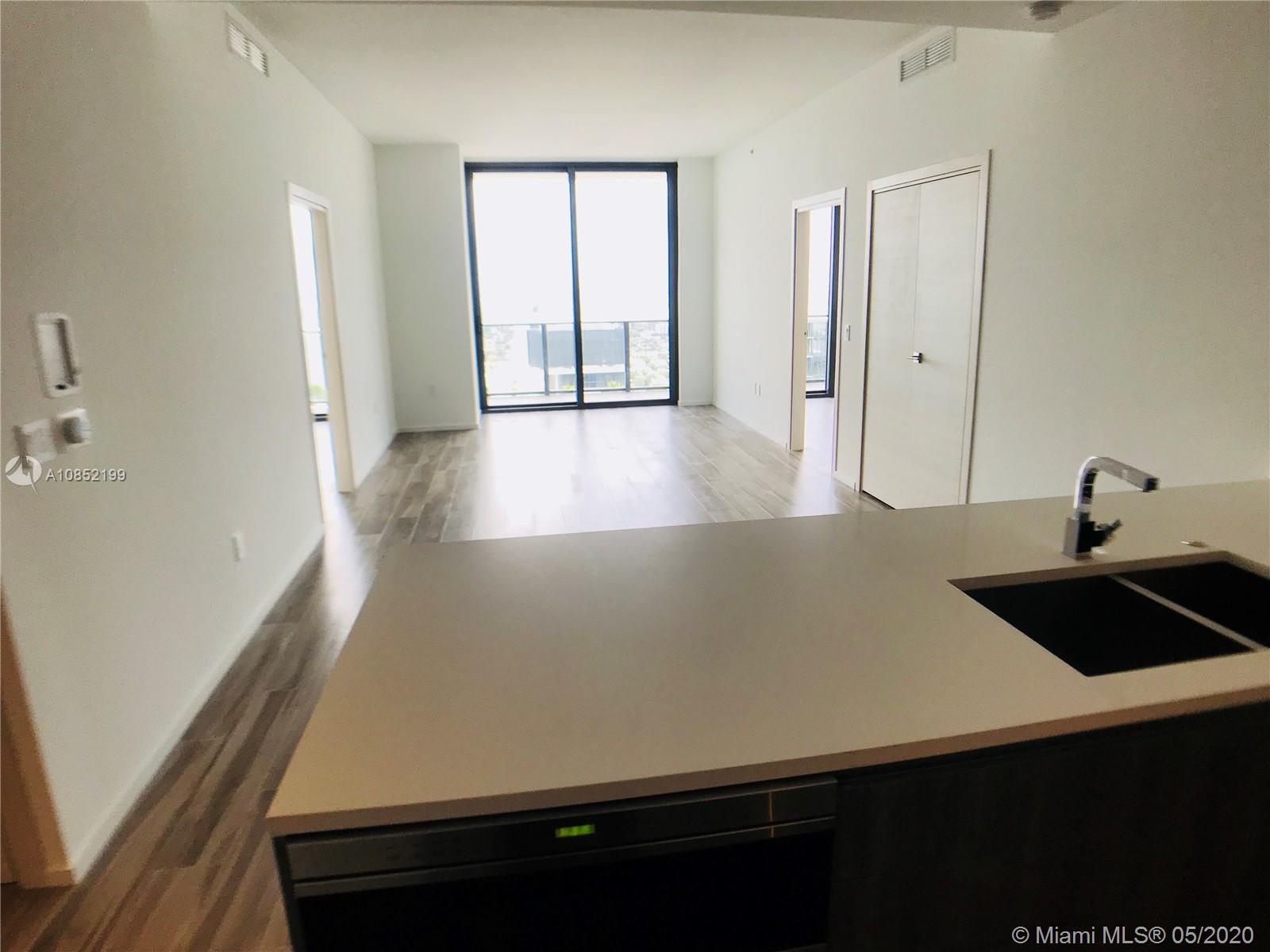 SLS LUX - Residential Lease