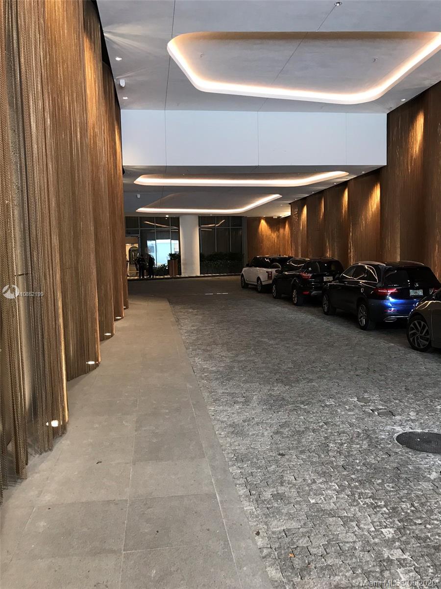 SLS LUX - Residential Lease