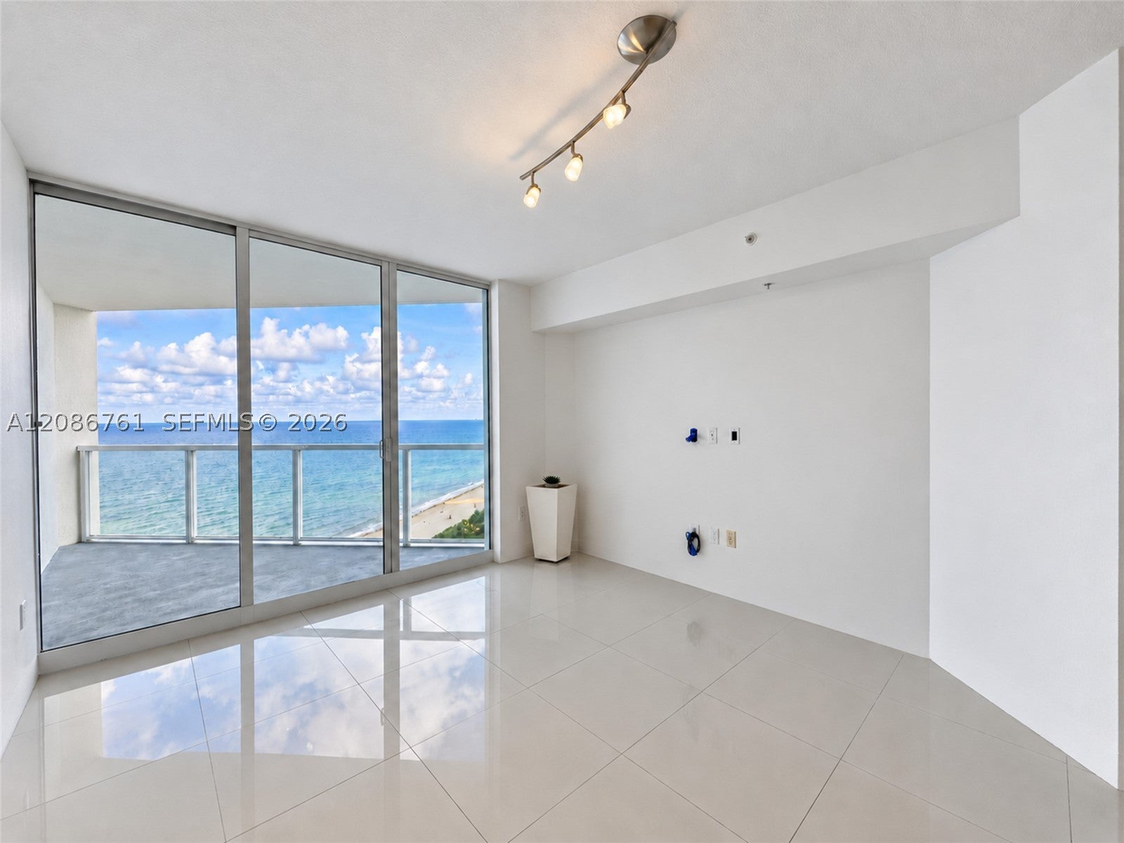 16699 Collins Ave 1610