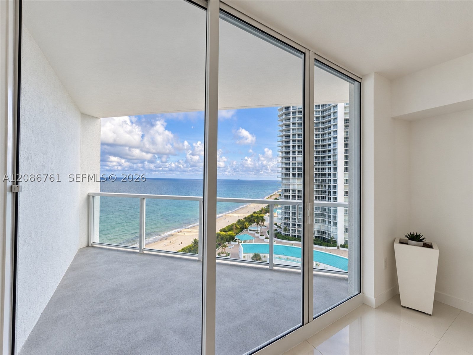 16699 Collins Ave 1610
