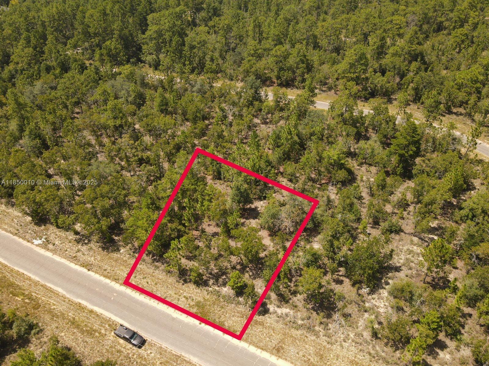 Land for Sale – Norvell St, Chipley, FL 32428. Property Highlights: 0.25-acre buildable lot; Dry, level land; 158.59 ft paved road frontage; Zoned residential; No HOA; Power available nearby. Location Benefits: Located in the Sunny Hills subdivision; Quiet area with steady growth; 5 minutes to Hwy 77; 20 minutes to Chipley; 45 minutes to Panama City. Near lakes, parks, and golf. Great for: Builders, Investors, Buy-and-hold buyers, Primary or seasonal homes. Affordable land with strong upside in a developing Florida neighborhood. ALL INFORMATION FROM THE SELLER AND MUST BE VERIFIED BY THE BUYER!