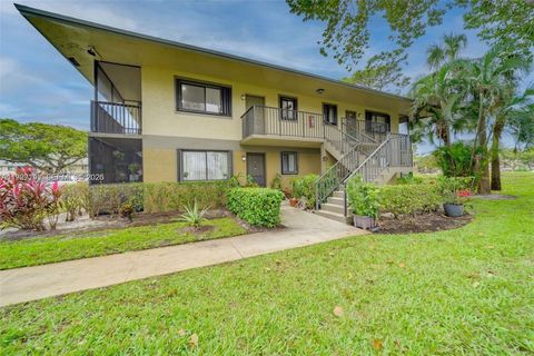 677 Trace Cir 211 Deerfield Beach FL 33441