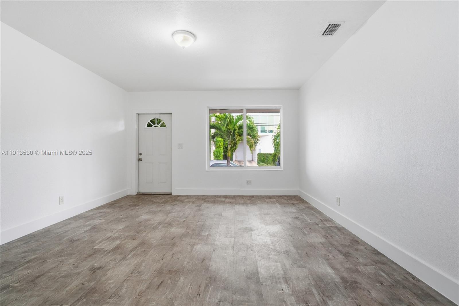 BISCAYNE BCH SUB - Residential Lease