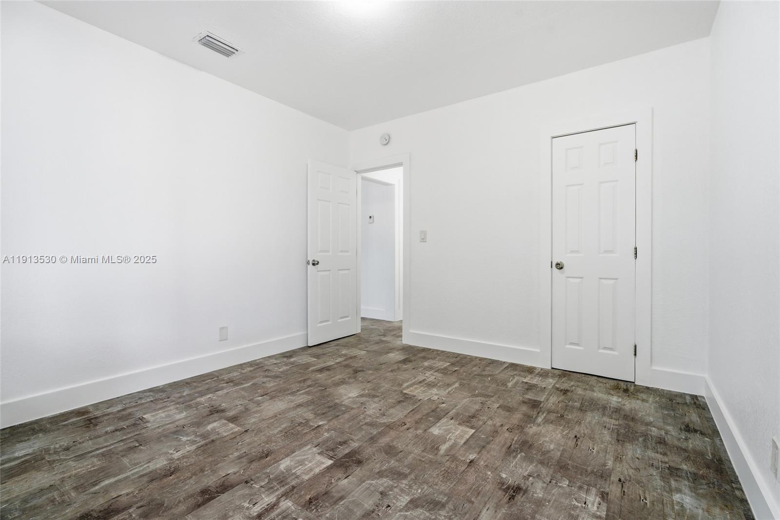 BISCAYNE BCH SUB - Residential Lease