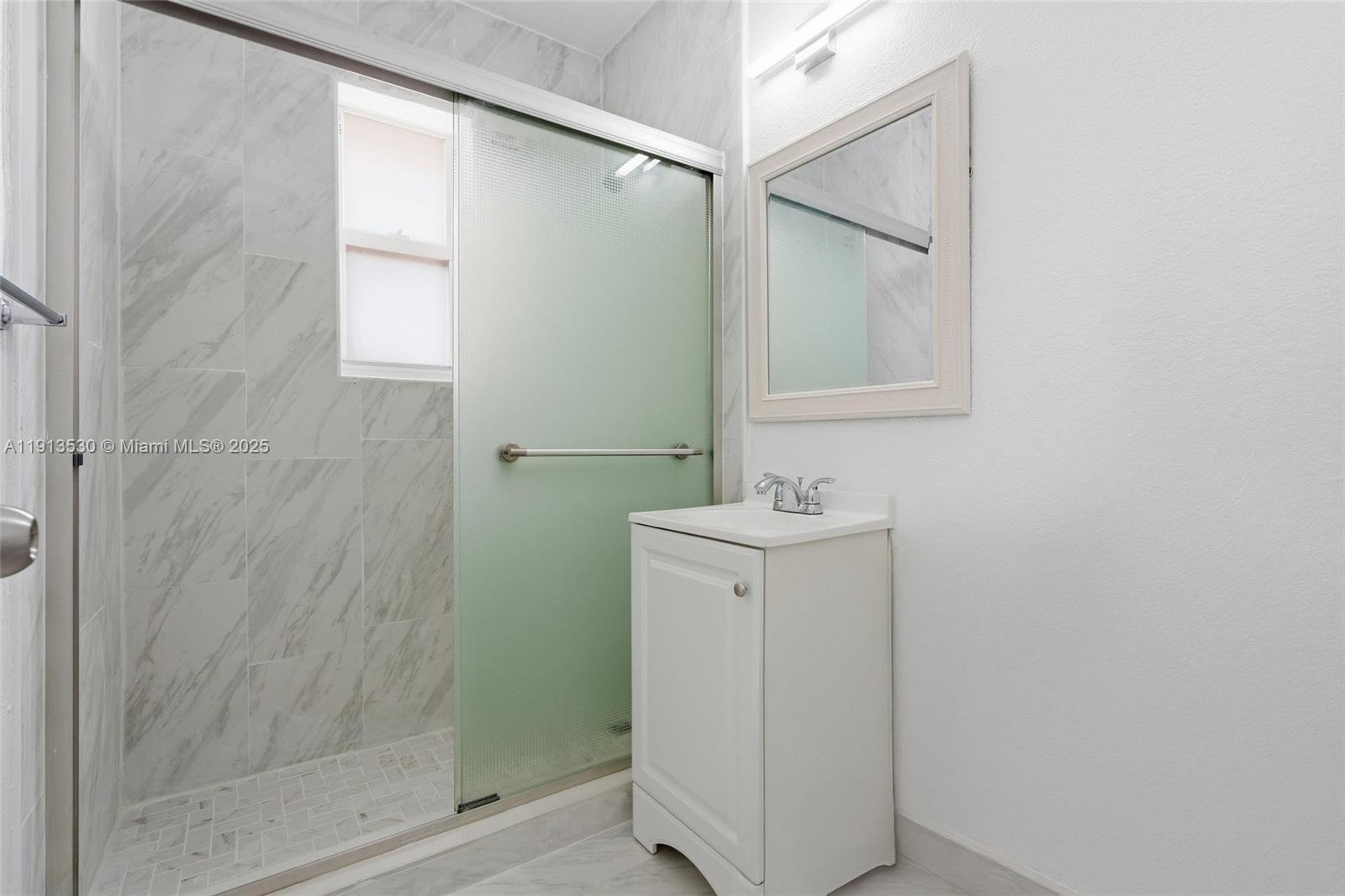 BISCAYNE BCH SUB - Residential Lease