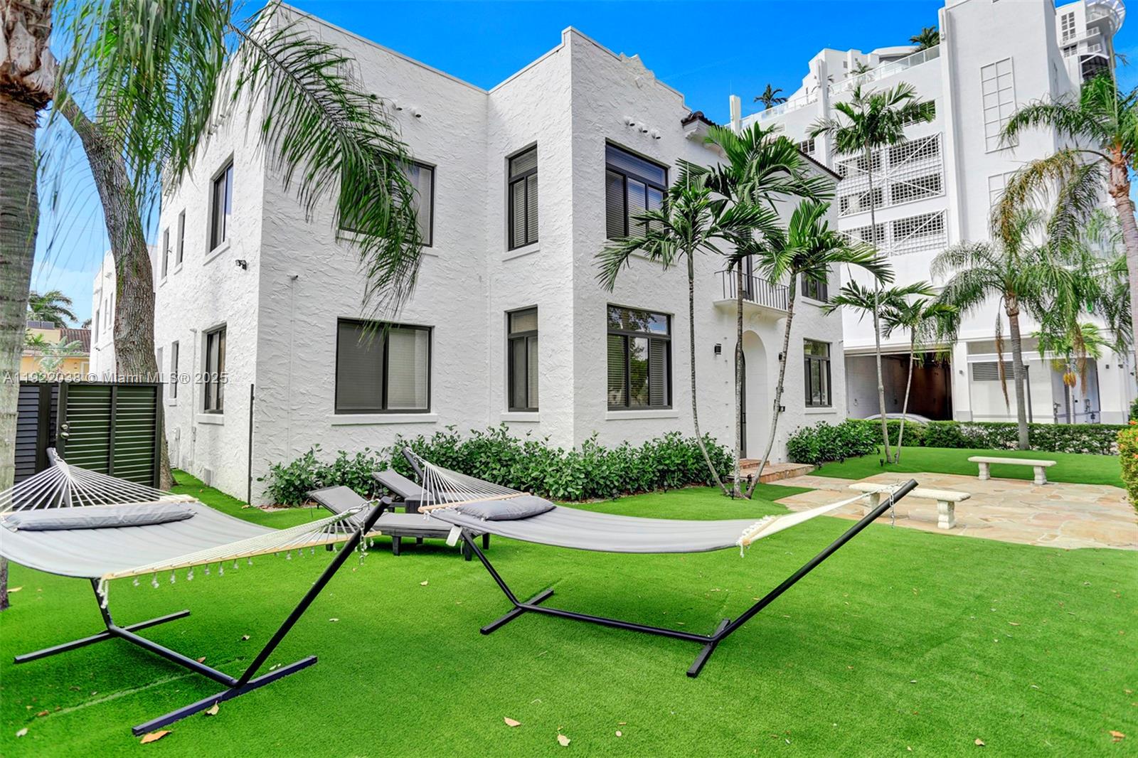 HOLLYWOOD - Residential Lease