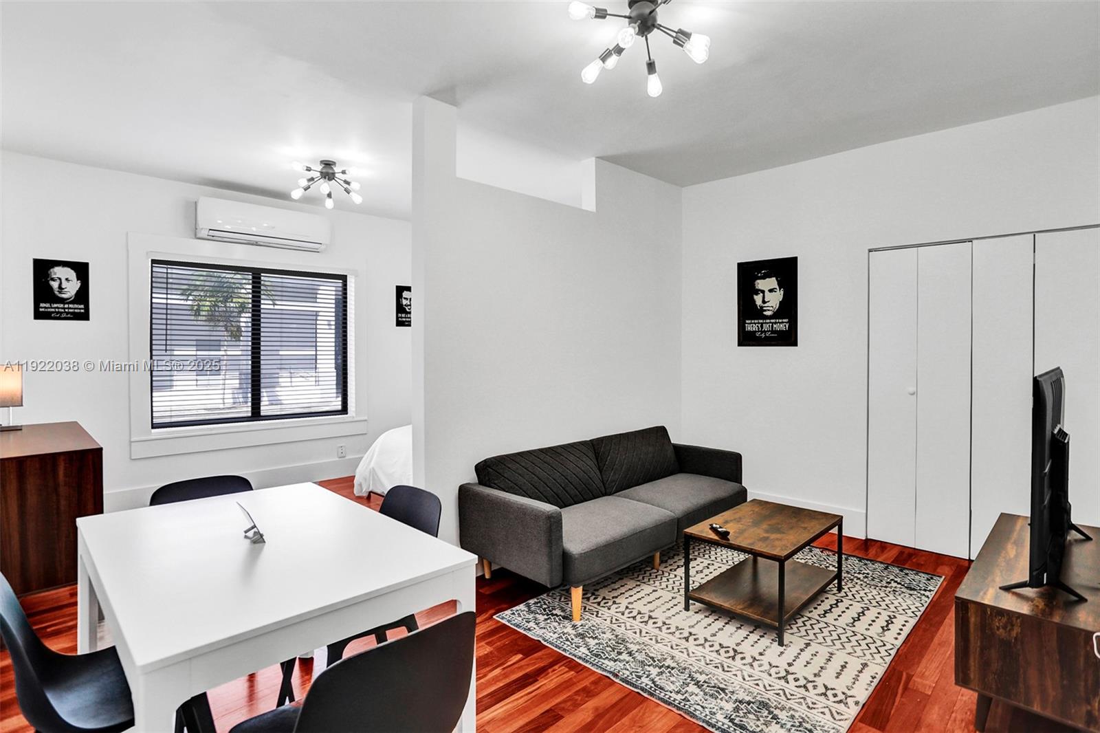 HOLLYWOOD - Residential Lease