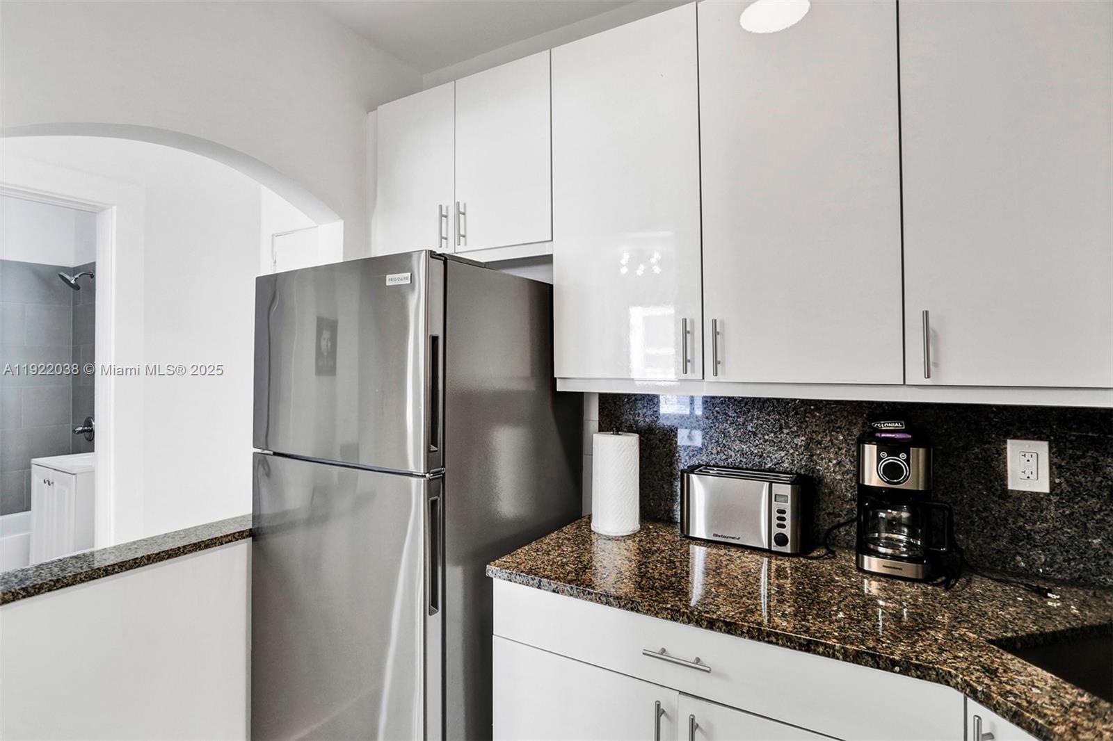 HOLLYWOOD - Residential Lease