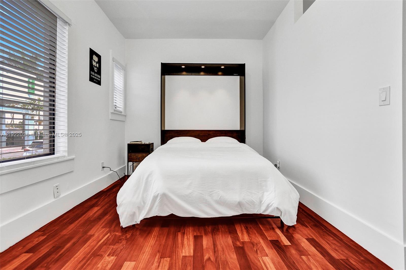 HOLLYWOOD - Residential Lease