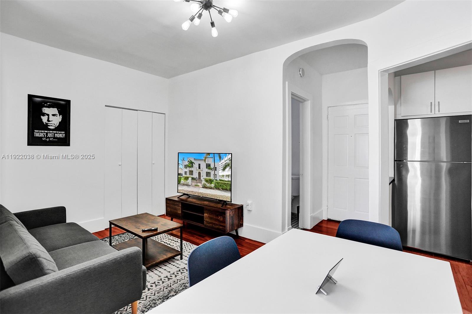 HOLLYWOOD - Residential Lease