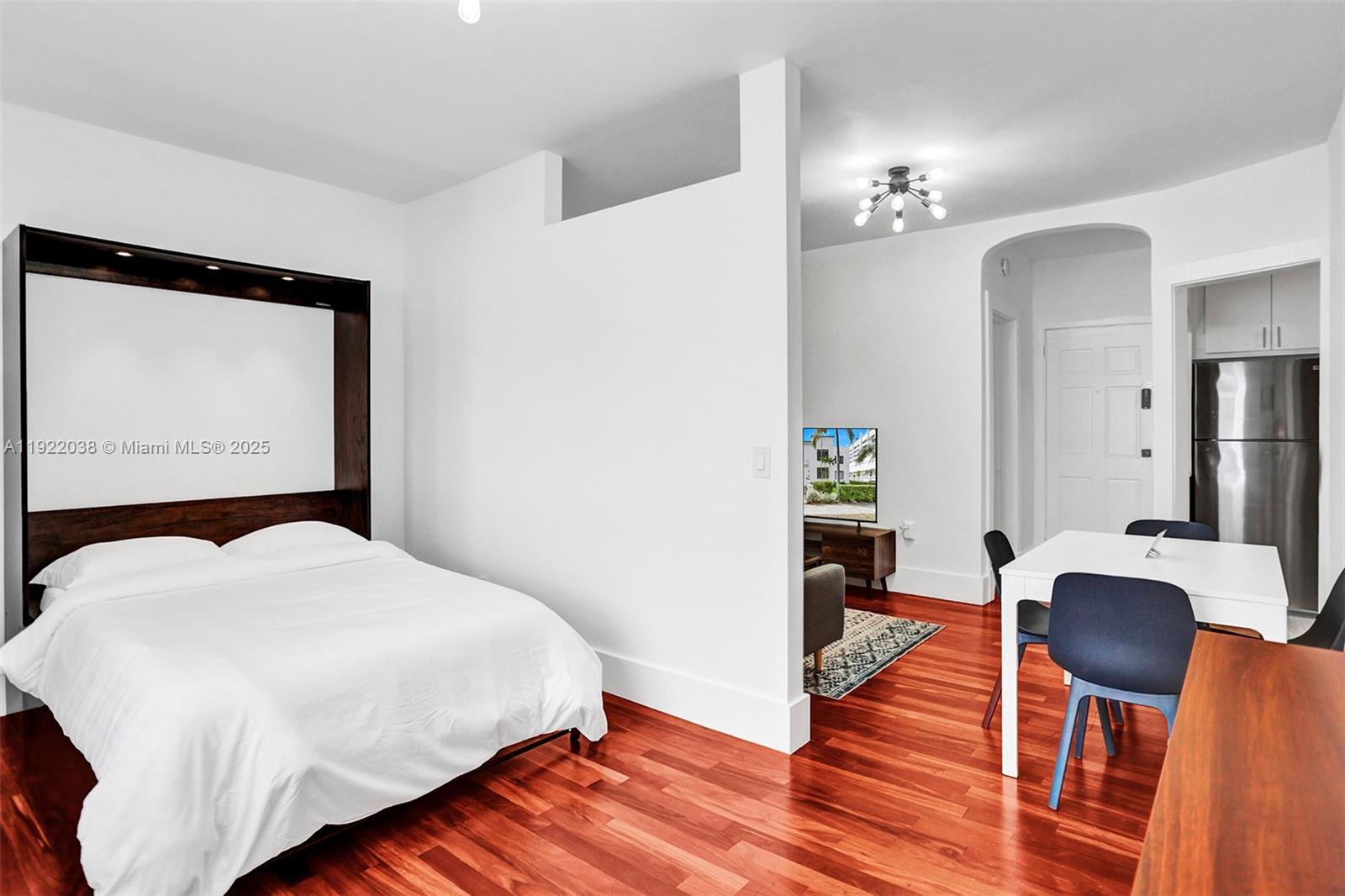 HOLLYWOOD - Residential Lease