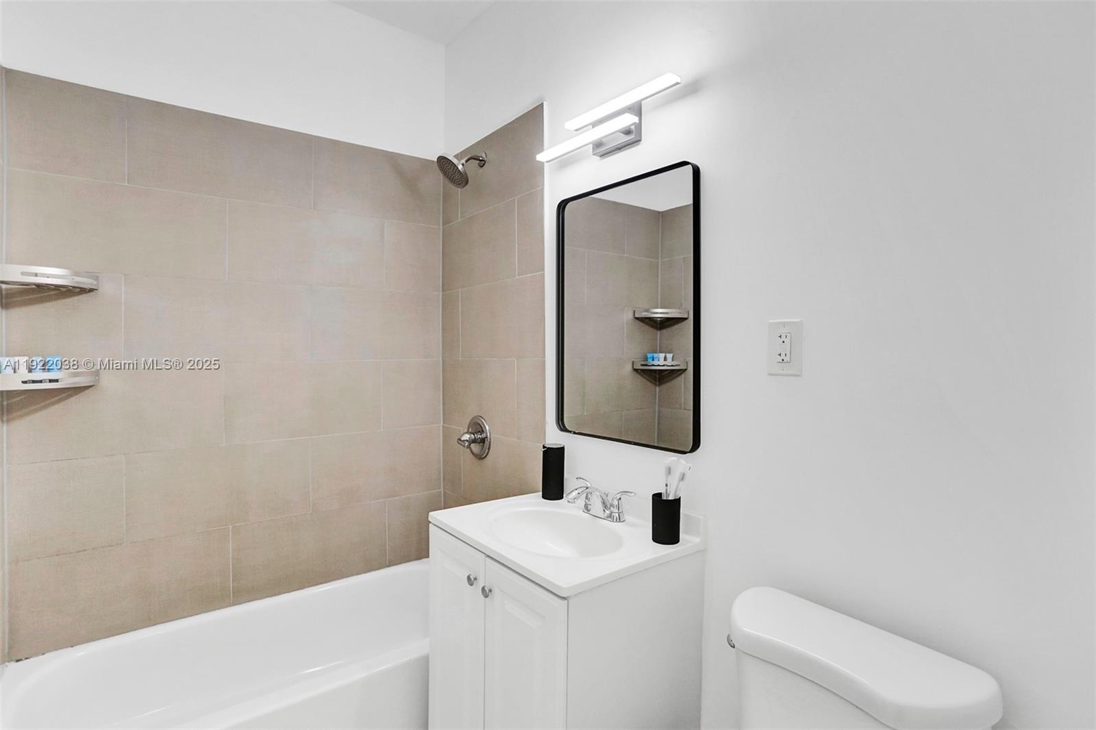 HOLLYWOOD - Residential Lease