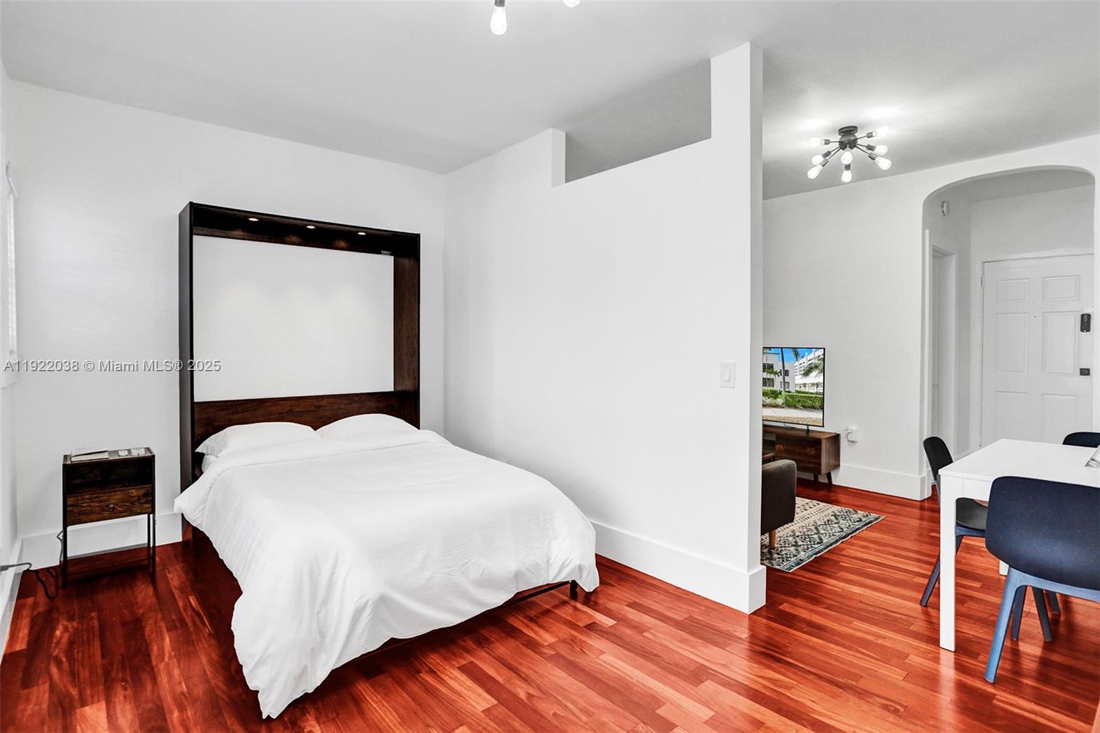 HOLLYWOOD - Residential Lease