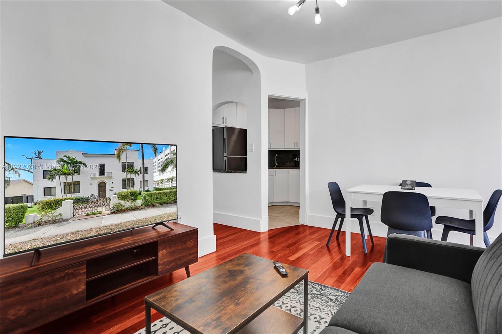 HOLLYWOOD - Residential Lease