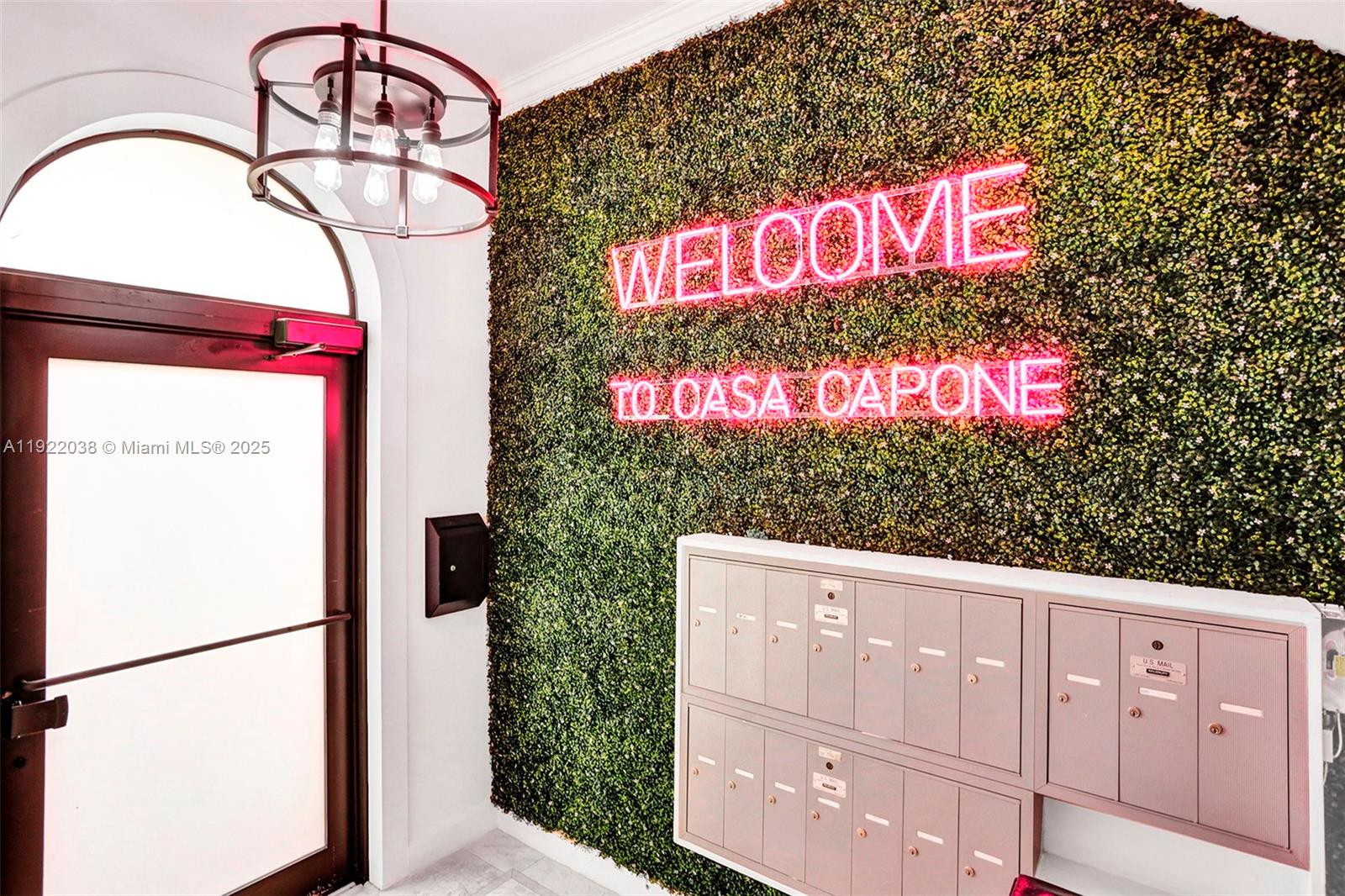 HOLLYWOOD - Residential Lease