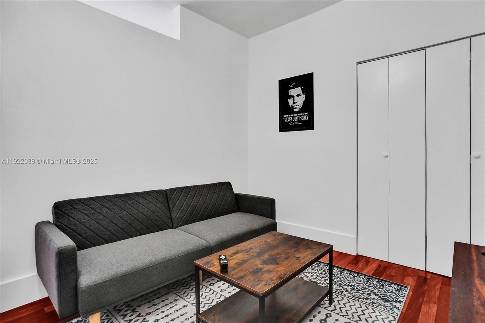 HOLLYWOOD - Residential Lease