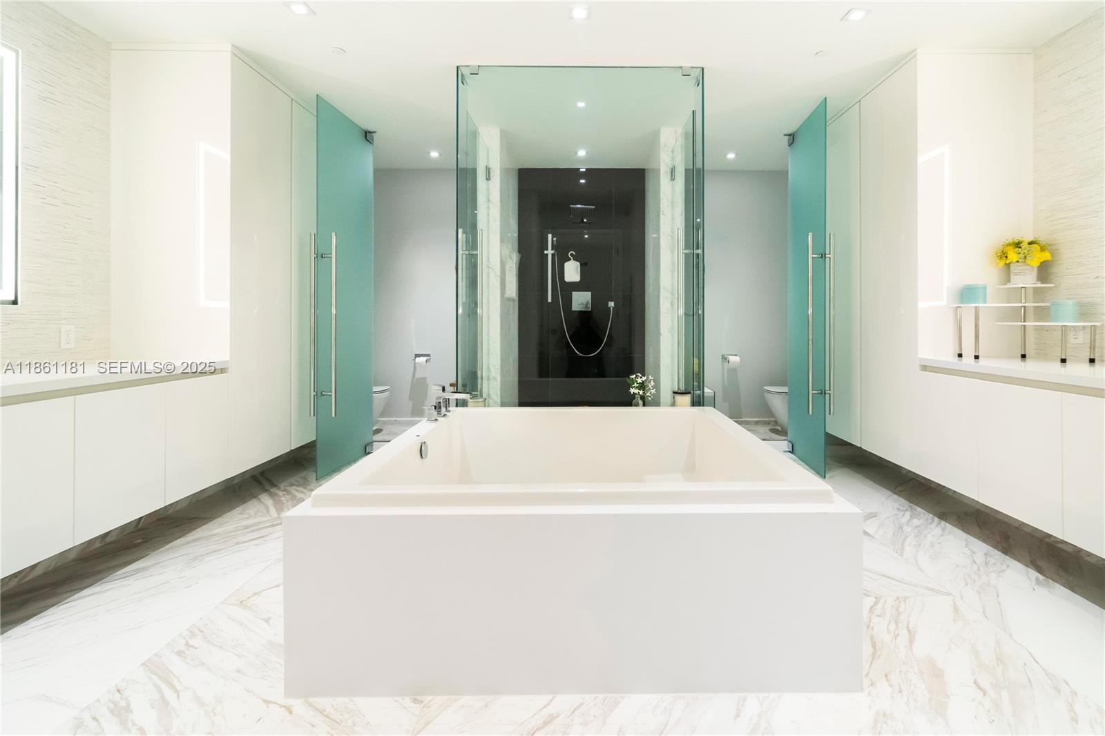 PARAMOUNT FT LAUDERDALE C - Residential