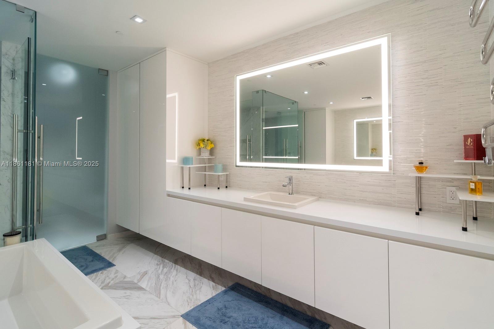 PARAMOUNT FT LAUDERDALE C - Residential