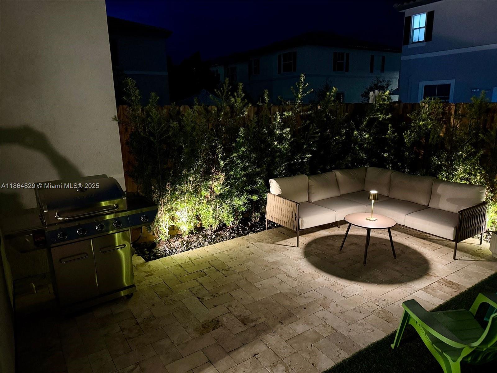 WINDSOR SQUARE - Residential