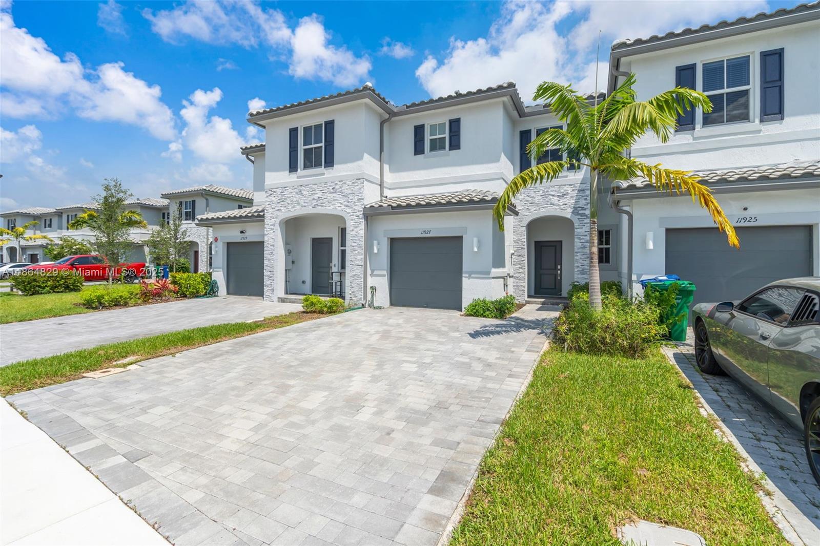 11927 NW 46th St