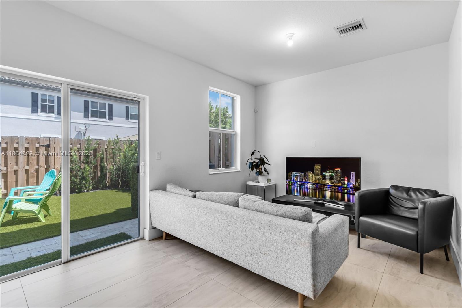 WINDSOR SQUARE - Residential