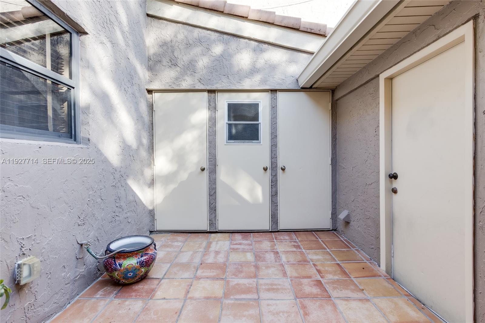 TOWNHOUSES OF EMERALD HIL - Residential