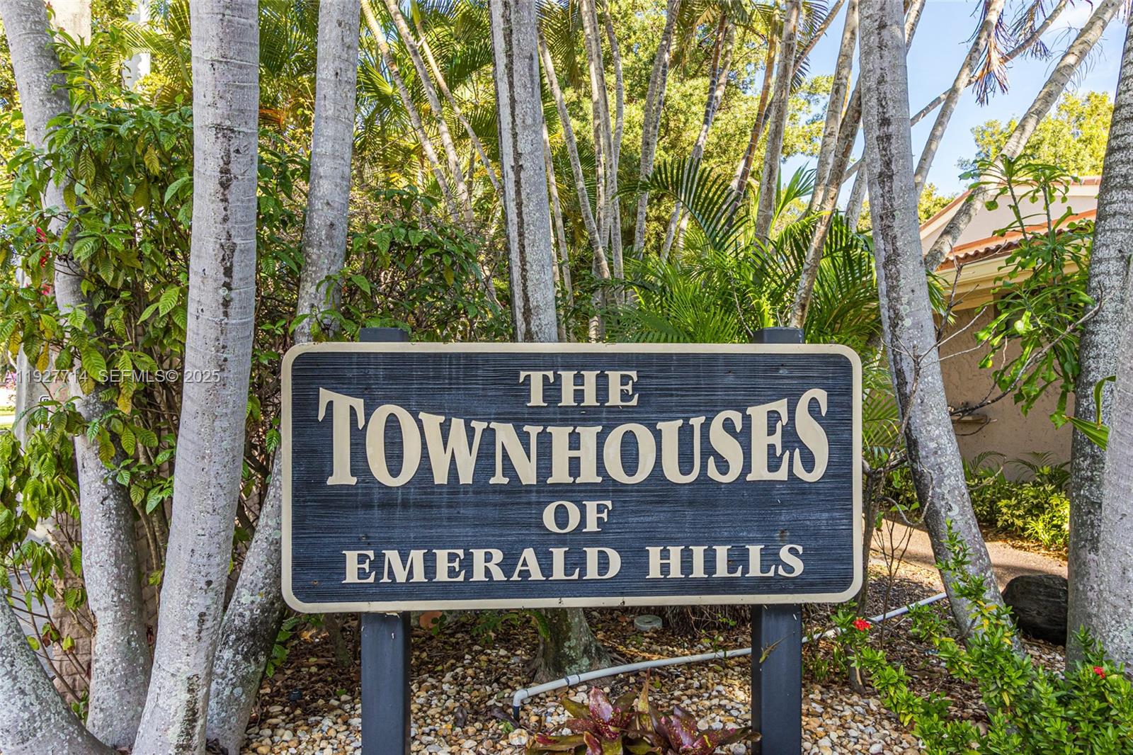 TOWNHOUSES OF EMERALD HIL - Residential