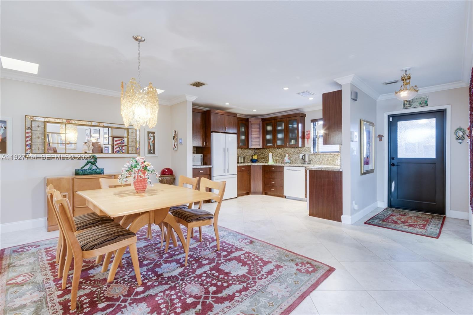 TOWNHOUSES OF EMERALD HIL - Residential