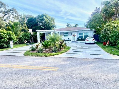 390 NE 165th St Miami FL 33162