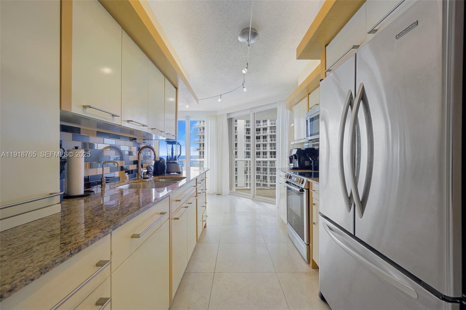 OCEANIA II CONDO - Residential Lease