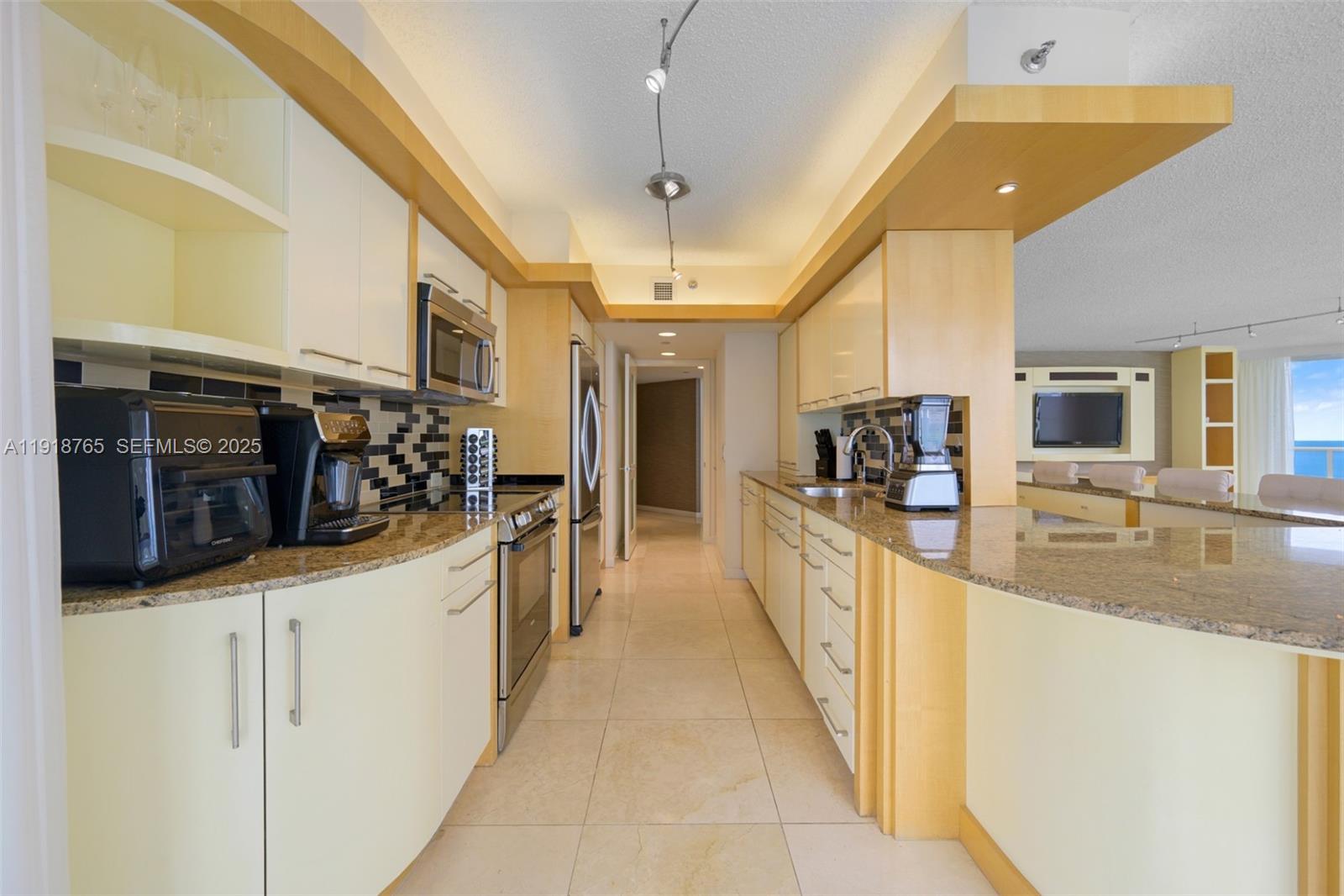 OCEANIA II CONDO - Residential Lease