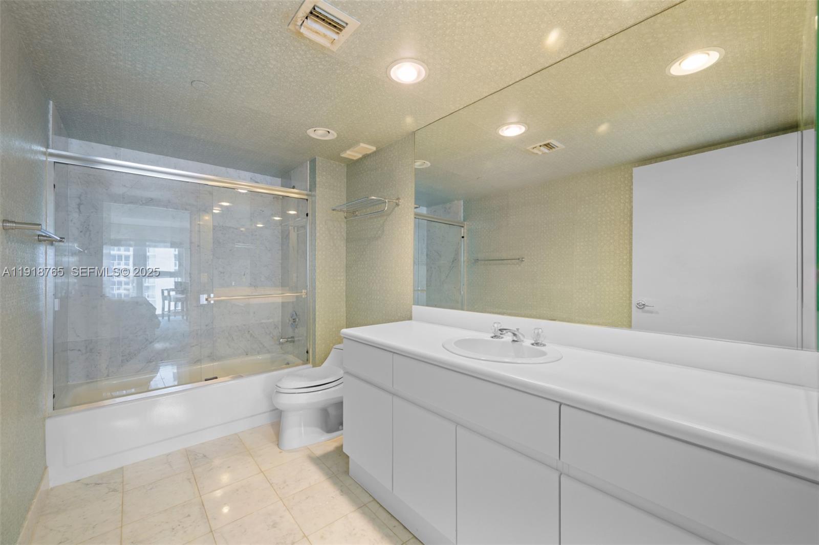 OCEANIA II CONDO - Residential Lease