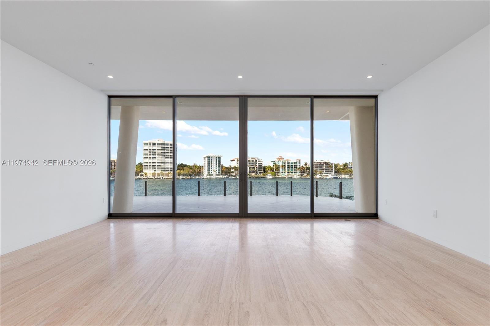 5 Grove Isle Dr S201