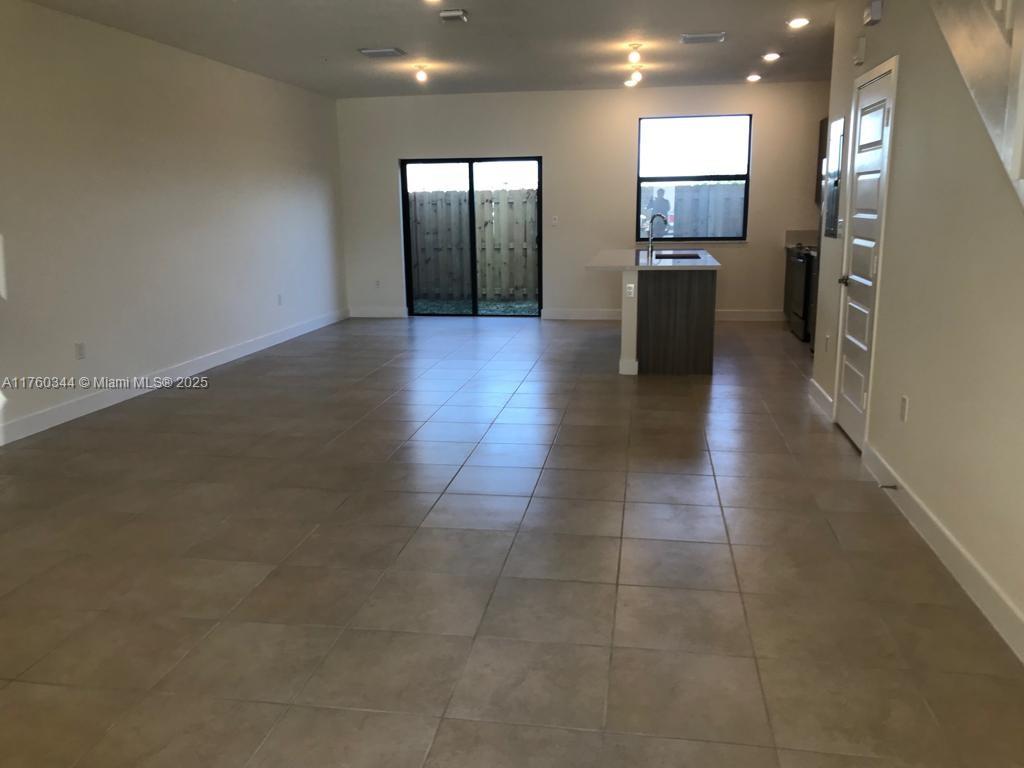 HIGHLAND AT PARK CENTRAL - Residential