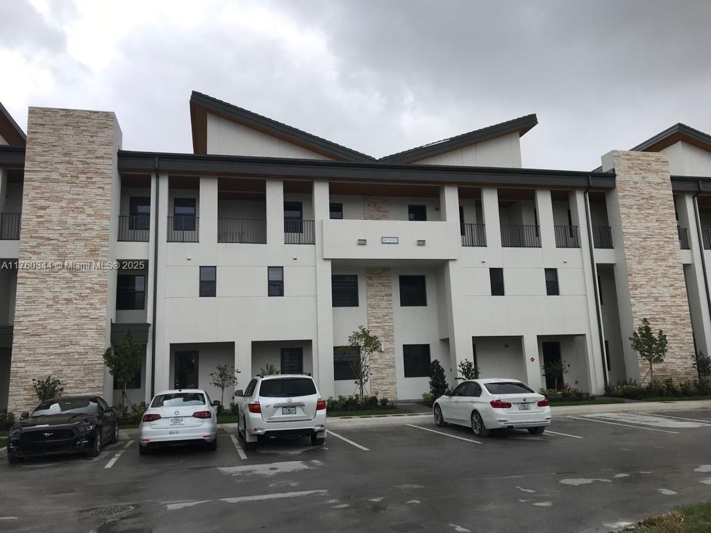 Property for Sale at 10431 Nw 82nd St 5, Doral, Miami-Dade County, Florida - Bedrooms: 3 
Bathrooms: 3  - $519,000