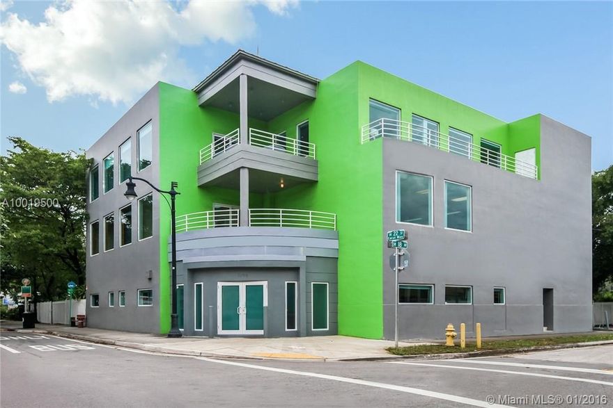Office building for sale / lease on Coral Way conveniently located between Coral Gables and Brickell area