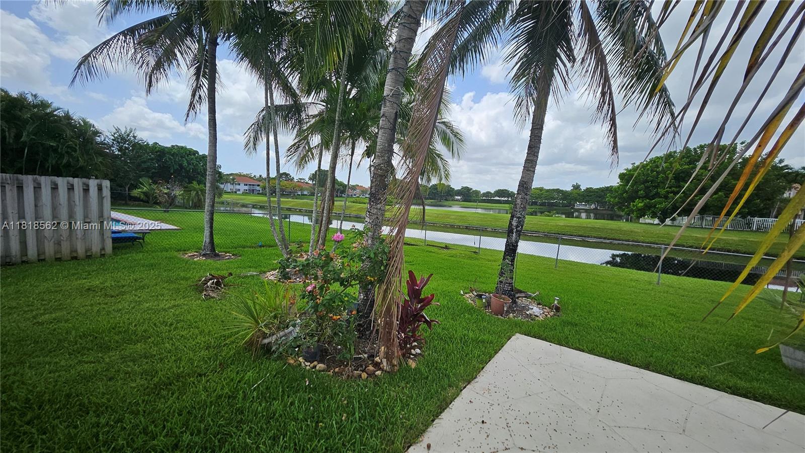 9480 NW 10th St