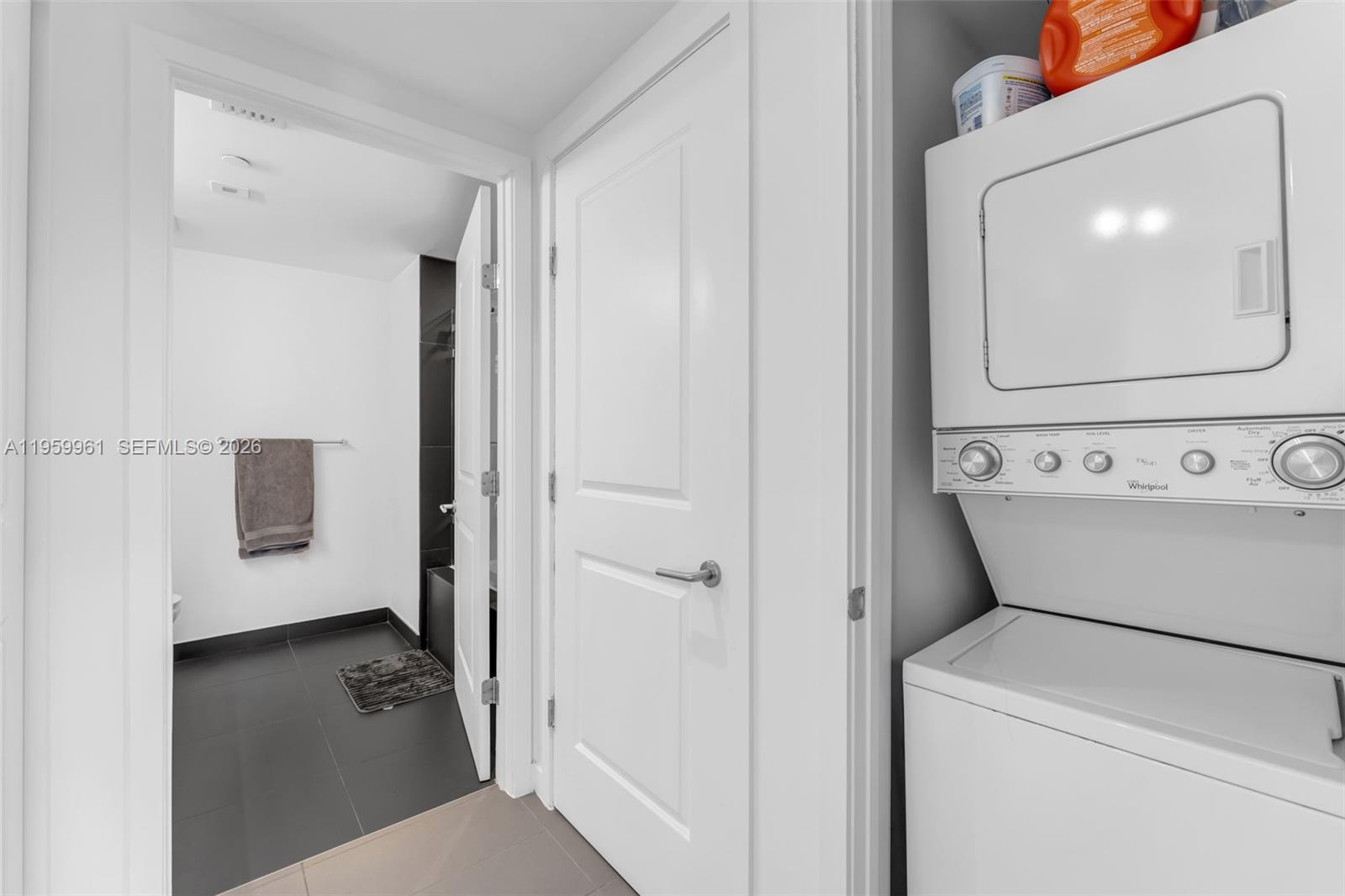 CANVAS CONDO - Residential