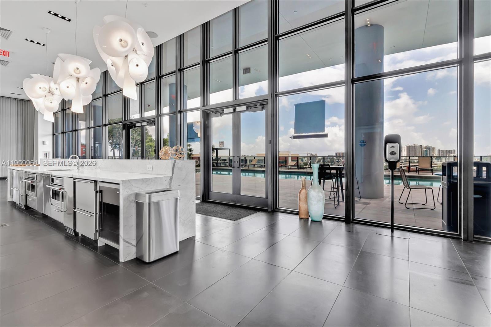 CANVAS CONDO - Residential