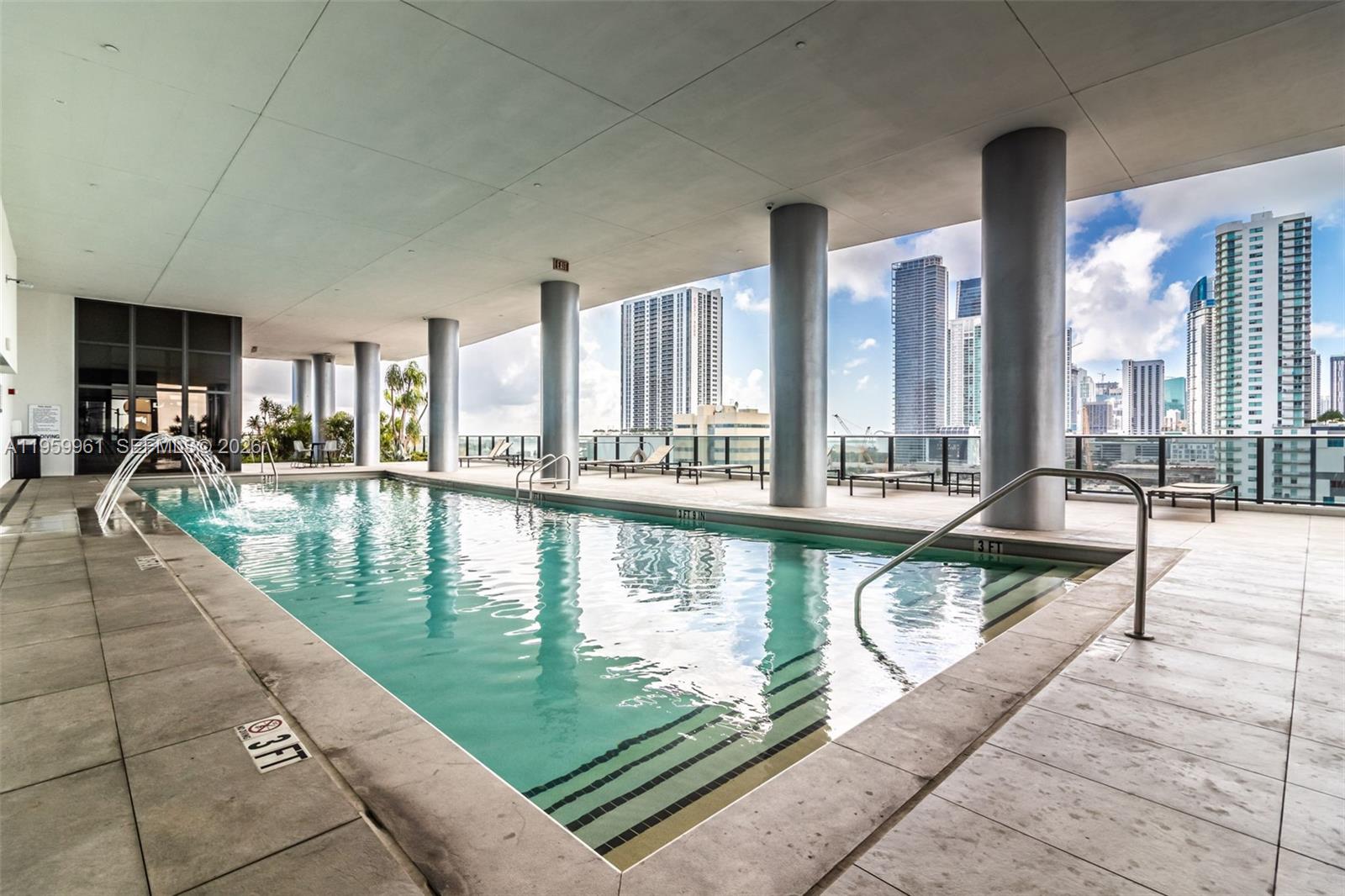 CANVAS CONDO - Residential