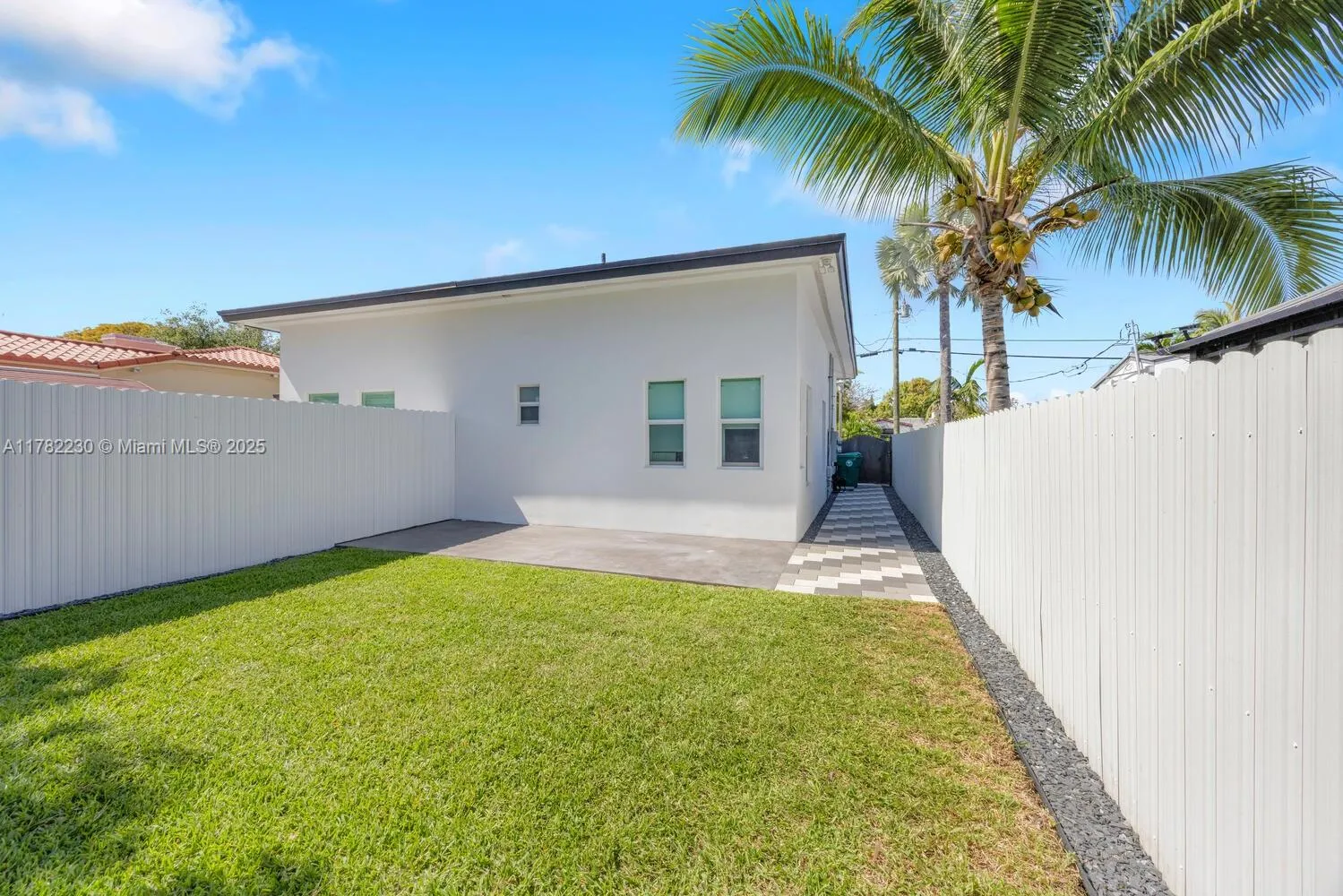 Miami, Florida 33133, United States, 2 Bedrooms Bedrooms, ,1 BathroomBathrooms,Residential,Active,108357